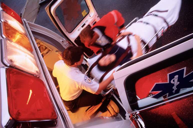 EMT vs. Paramedic: What’s the Difference?